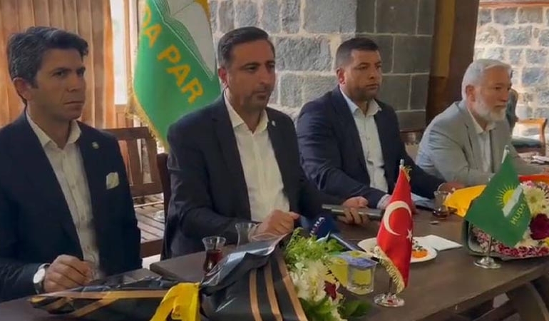 Hüda Par’dan ‘Meclis yemini’ çıkışı: Doğru değil, değiştirilmelidir