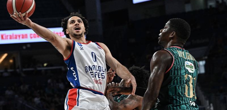 Anadolu Efes, final serisinde durumu 2-0’a getirdi