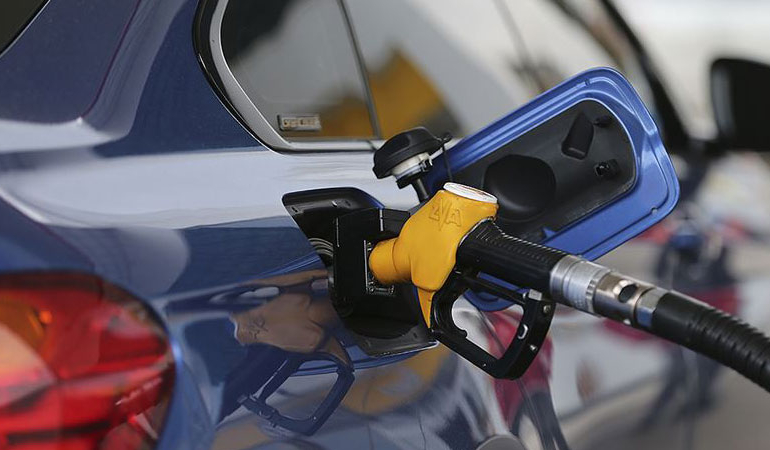 Benzin ve motorine indirim yolda