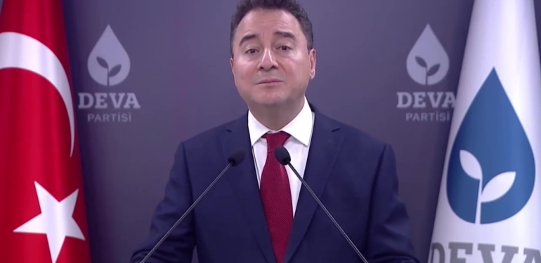 Babacan: Kimseye borcumuz yok, seçimi helalinden kazanmış 15 vekilimiz var
