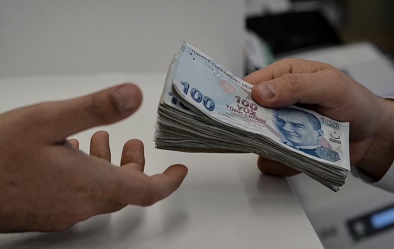 Borç patlaması… Vatandaş bankalara sığındı!