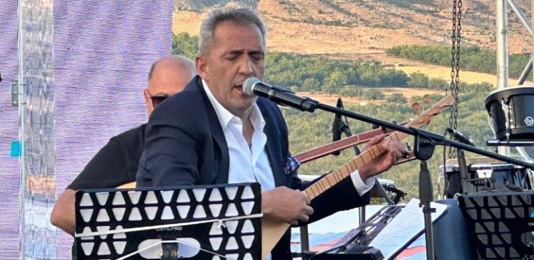 Yavuz Bingöl yeterli kalabalığı bulamayan konserini iptal etti