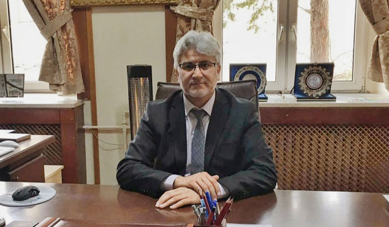 Hiranur Vakfı’ndaki istismarı savunan okul müdürüne öğrencilerden protesto