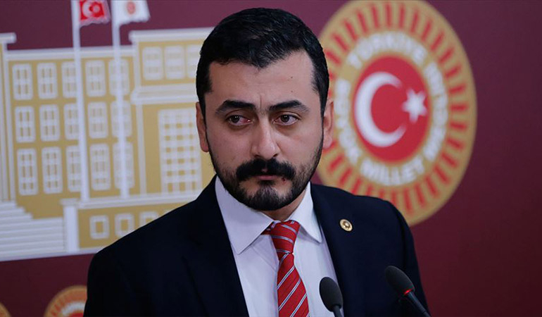 ‘İstifa’ sözü veren Eren Erdem’e CHP’de yeni görev
