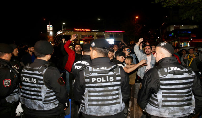 Fenerbahçe taraftarından Ali Koç’a istifa çağrısı