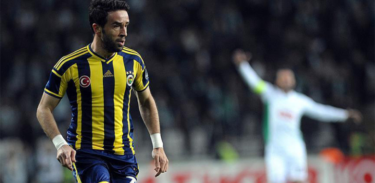 Gökhan Gönül futbolu bıraktı