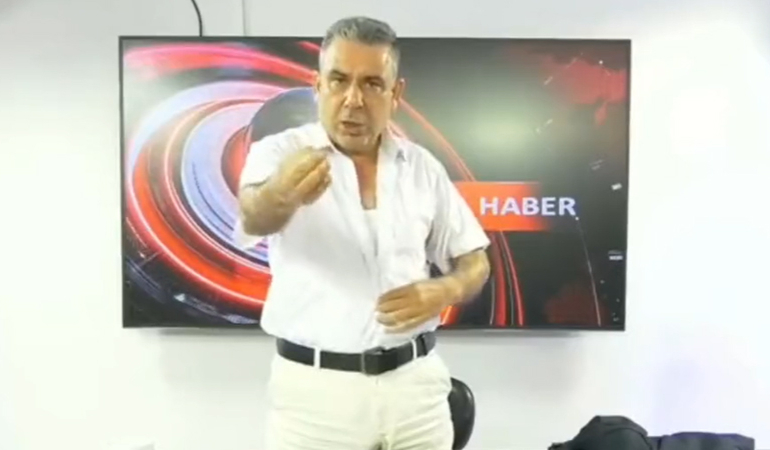 Canlı yayında soyundu… ‘Hatay’ın sesi duyulsun istiyorum’
