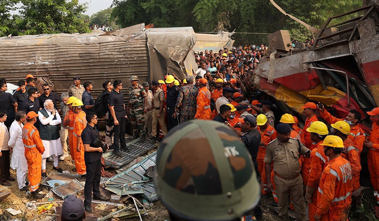 Hindistan’da tren kazası: 280’den fazla kişi hayatını kaybetti