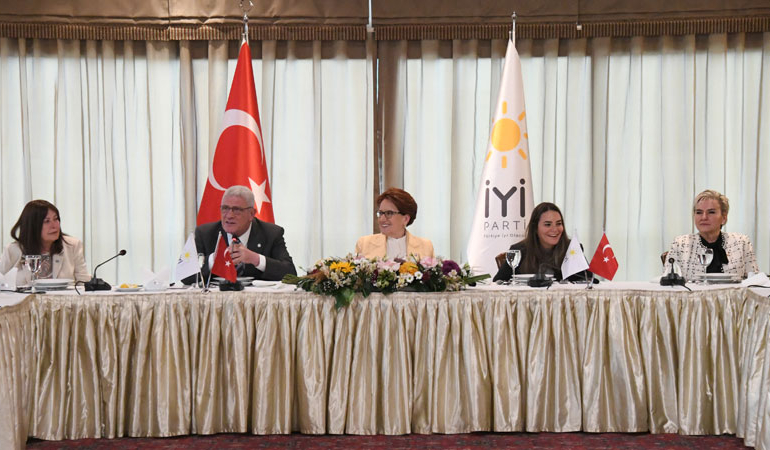 Meral Akşener, partisinin vekilleriyle görüştü