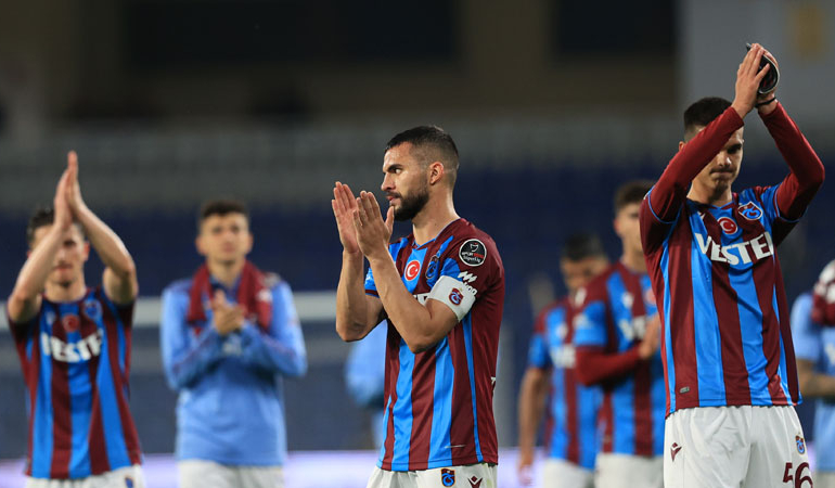 Trabzonspor, sezonu Başakşehir mağlubiyetiyle kapattı