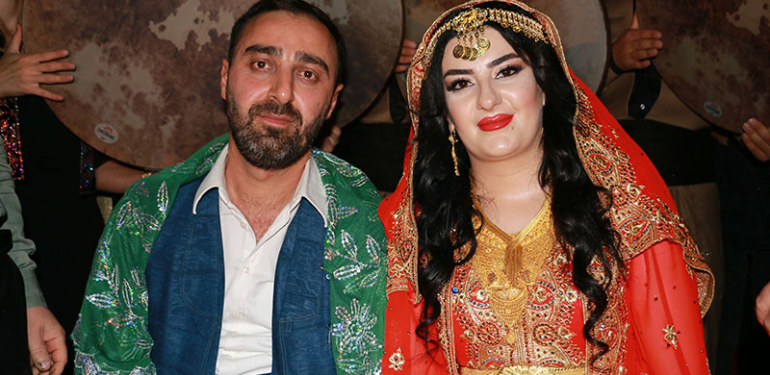Aşiret düğününde servet takıldı: Tam 4 saat sürdü, 15 kişi sayabildi
