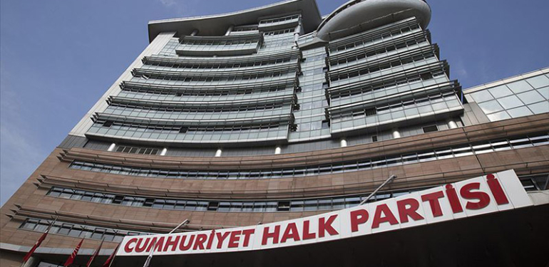 CHP’de genel başkanlık için yeni aday