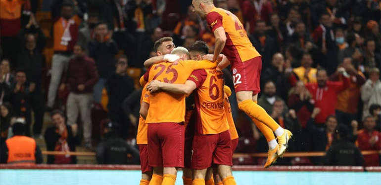 Galatasaray, Şampiyonlar Ligi kadrosunu bildirdi