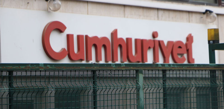 Eski Cumhuriyet çalışanlarından vakıf yönetimine istifa çağrısı