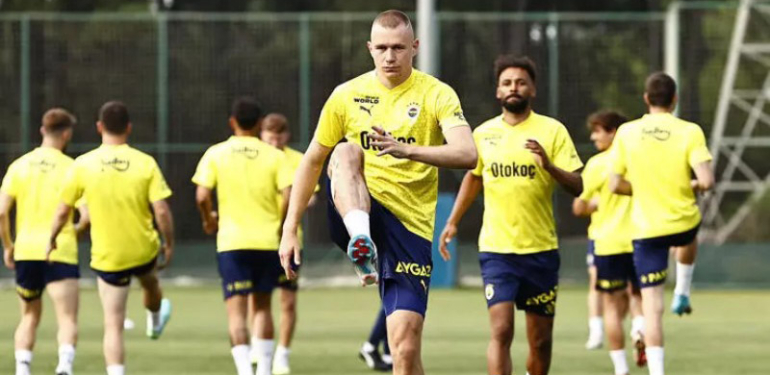 Fenerbahçe’nin Rusya kamp kadrosu belli oldu