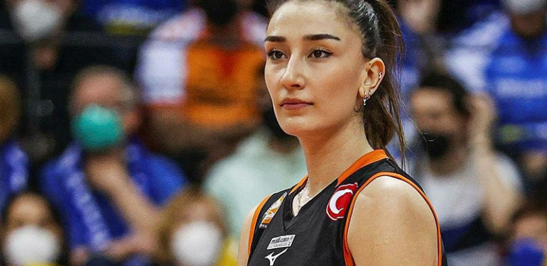 Milli voleybolcu Hande Baladın’a ‘asitli’ tehdit