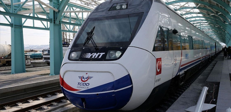 Hızlı tren biletlerine büyük zam