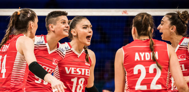 İtalya’yı geçen Filenin Sultanları yarı finalde