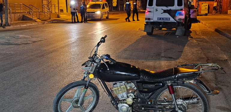 Dur ikazına uymayan motosikletliler 15 kilometre sonra yakalandı