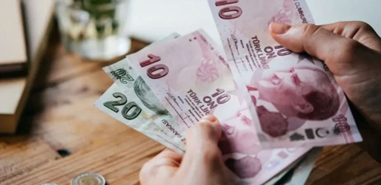 Emekliye ve memura zam TBMM’den geçti