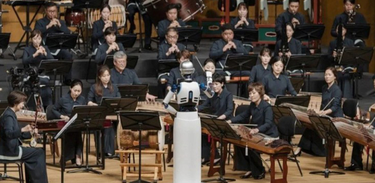 İlk kez bir robot orkestra şefliği yaptı
