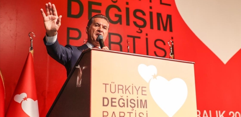 Mustafa Sarıgül Akbelen’de: Ağaçlarımı keseceğinize beni kesin
