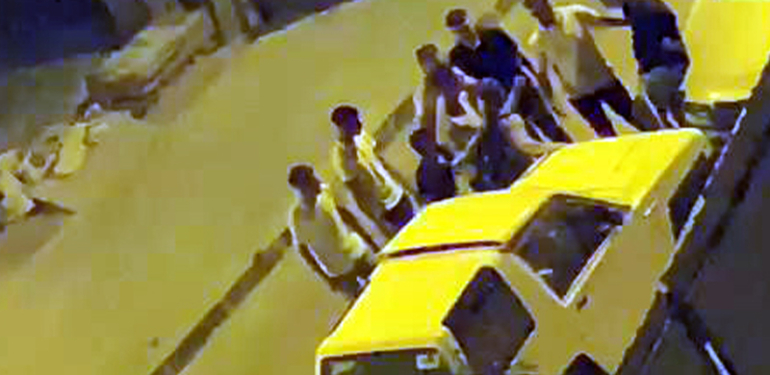 Kadınların çığlıklarına koştular… Suriyeliye ‘taciz’ iddiasıyla meydan dayağı