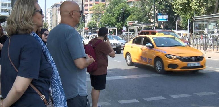 İstanbul’da taksiciler yüzde 100 istedi… ‘Paran yoksa minibüse bin!’