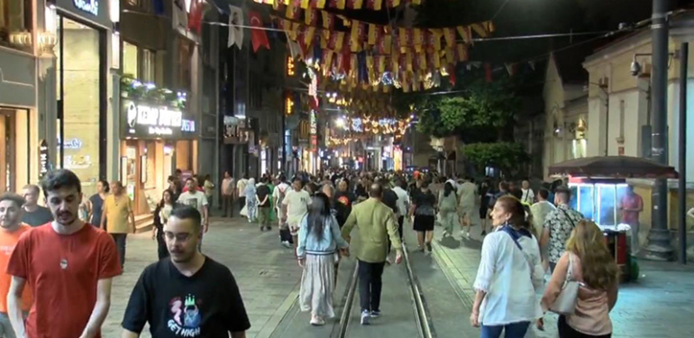Taksim’de gece yarısı korku dolu anlar…