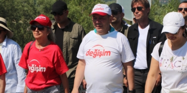 tanju-ozcanin-ankaraya-baslattigi-degisim-ve-adalet-yuruyusunde-ikinci-gun_1649_dhaphoto2