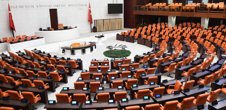 310 vekil 149’ar bin lirayı afiyetle yedi!