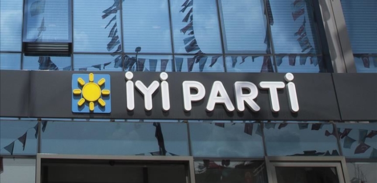 İYİ Parti’de isyan: ‘Birilerine kelepçe vurdurana kadar savaşacağız’