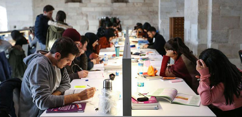 Üniversite öğrencilerine ‘sınav’ affı