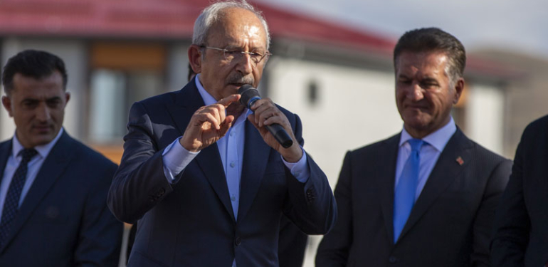 Vatandaş Kılıçdaroğlu’nun elini öpmek istedi: Pirimsin sen