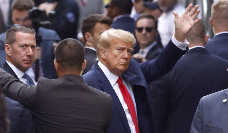 Trump cezaevine teslim oldu, ABD tarihine geçti