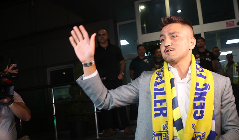 Cengiz İstanbul’da: Fenerbahçe’yi şampiyon yapmak en büyük hedeflerimden