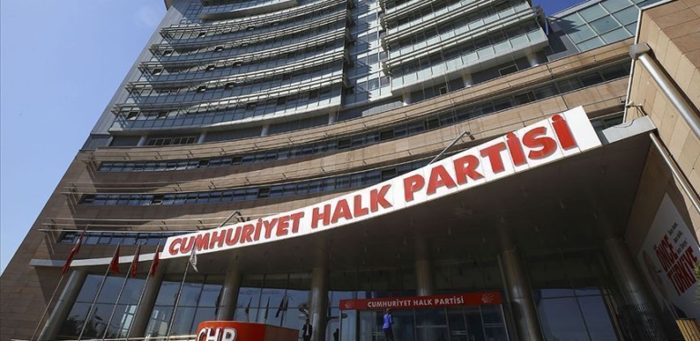 CHP’de emanetçi genel başkanlığa ilk aday