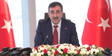 cumhurbaskani-yardimcisi-cevdet-yilmaz-orta-vadeli-program-eylulde-toplumla-paylasilmis-olacak_9276_dhaphoto1