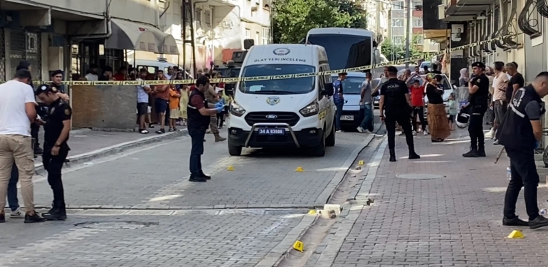 Esenyurt’ta çocukların kavgasından silah, sopa, döner bıçağı çıktı… Yaralılar var