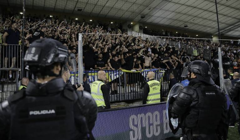 Fenerbahçe’den Maribor maçındaki tribün olaylarına ilişkin açıklama