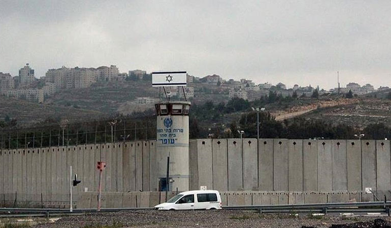 İsrail cezaevlerindeki 1000 Filistinli, süresiz açlık grevine başladı