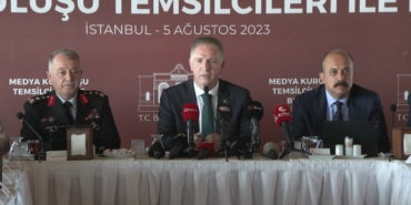 genis-haber-istanbul-valisi-gul-esenyurtta-suc-orani-gecen-seneye-gore-yuzde-9-azalmis-durumda_9055_dhaphoto1 (1)