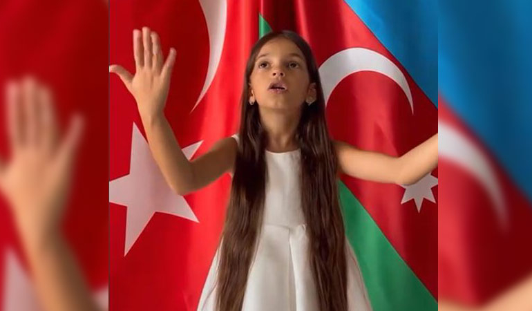 Duygu dolu anlar… Azerbaycan Türkü çocuktan İstiklal Marşı