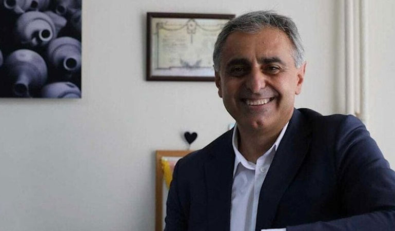 Tıp doktoru profesör, hastanedeki odasında ölü bulundu