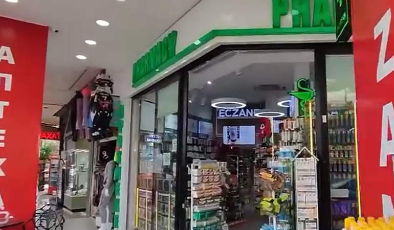 Rus çiftin ‘ucuz eczane’ tanıtımına soruşturma