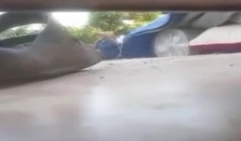 Uzaklaştırma kararı da işe yaramadı… Evi taşlayıp, ailesine ölüm tehditleri savurdu!