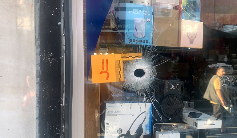Haraç alamadığı dükkan sahibini tüfekle vurarak öldürdü