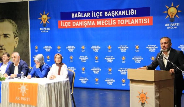 ‘Anayasa’ sözleri gündem olmuştu… AKP il başkanı görevinden istifa etti