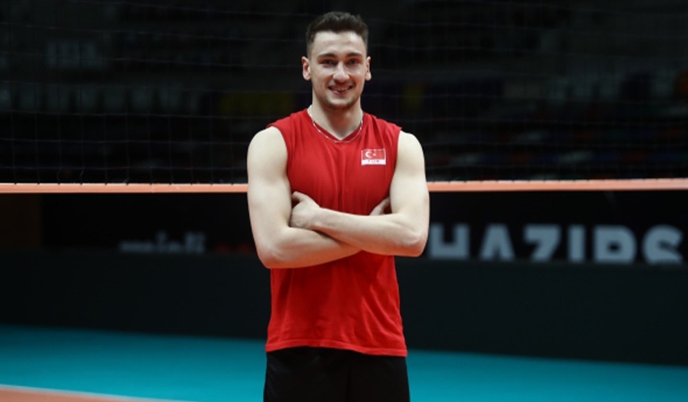 Milli voleybolcu Bedirhan Bülbül, Avrupa’da ‘Rüya Takım’a seçildi