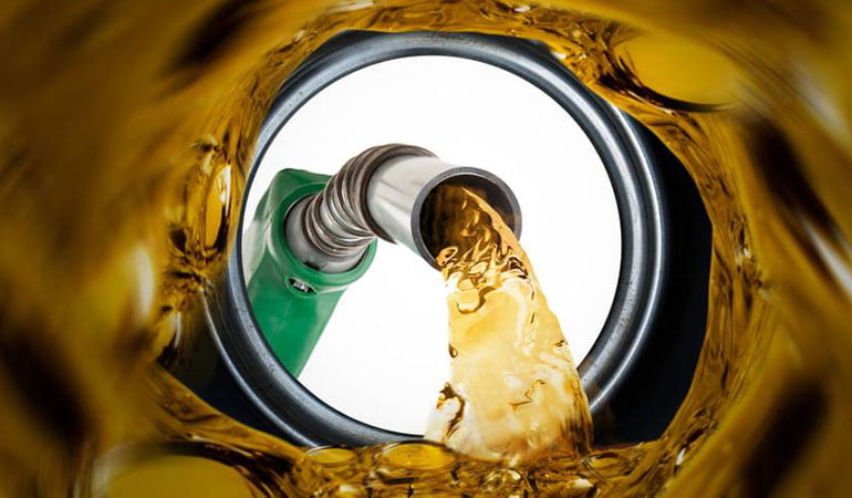 Petrol savaşı pompada patladı: Benzine zam geliyor!